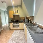 Comfortable Apartment Near Central London