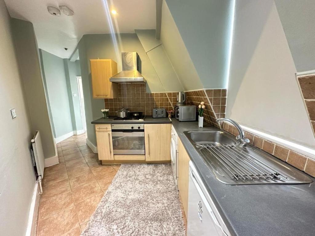 Comfortable Near Central Londra